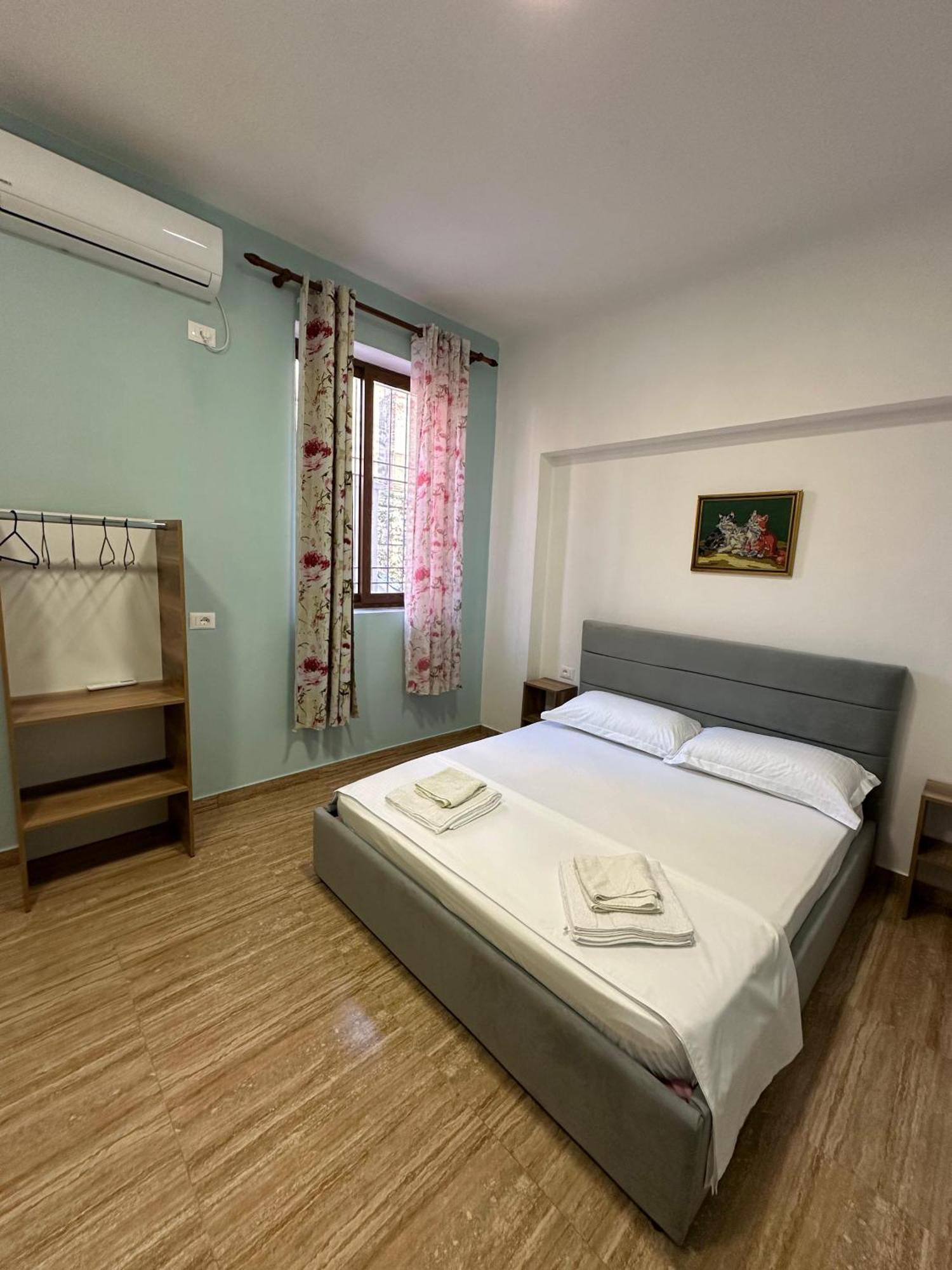 Las Palmas Guesthouse Shkodra Kültér fotó